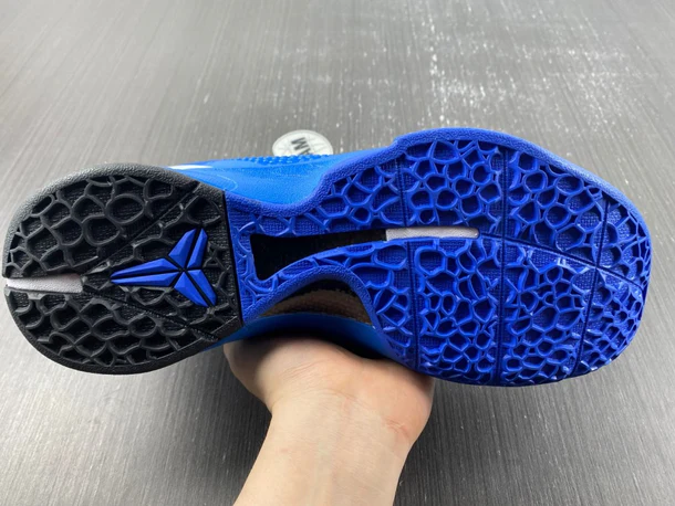 Kobe 6 Christmas - Image 13